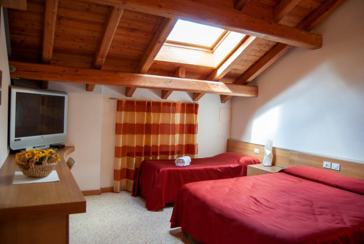Agriturismo Antico Splendore Villa Pullir Exterior photo